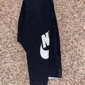 Black Nike Leggings!!